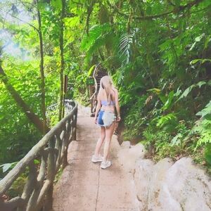 Meet your Posher, Carly